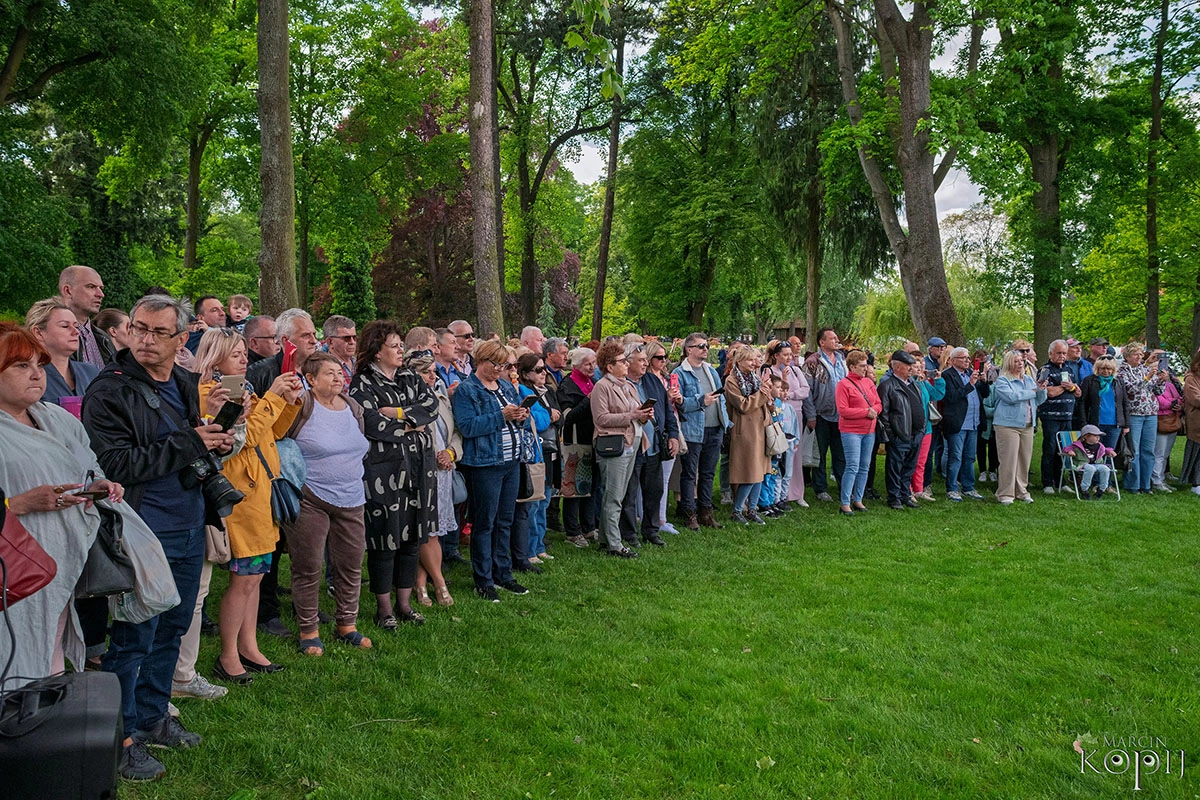 2025 III Festiwal Kwitnących Azalii i Rododendronów pod Europejskim Drzewem Roku 2025