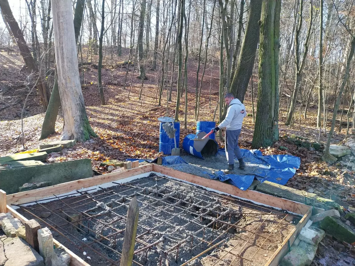 pocztówka na której znajduje się m.in. pomnik Caroline von Liebermann 