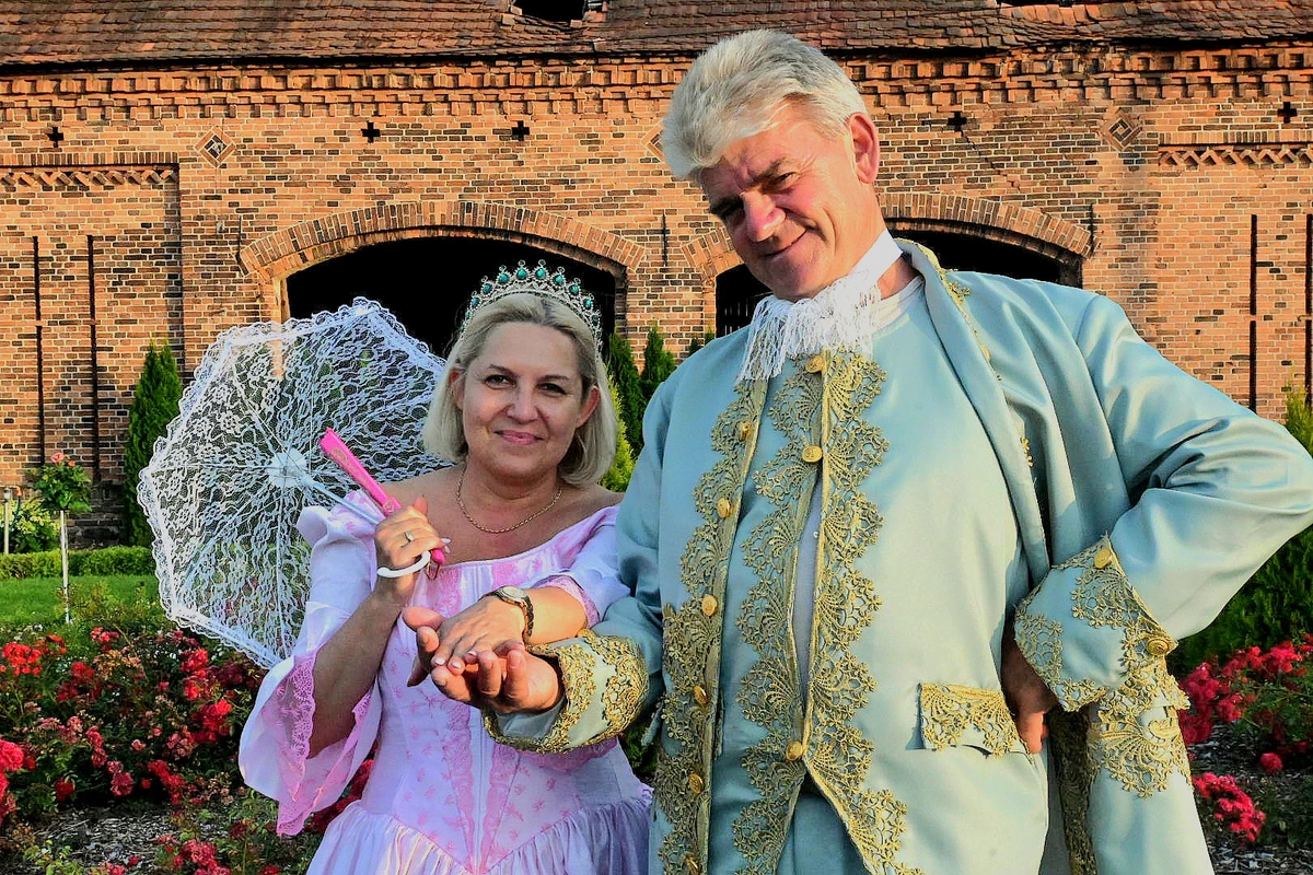 Stroje z epoki w Dalkowskim Parku