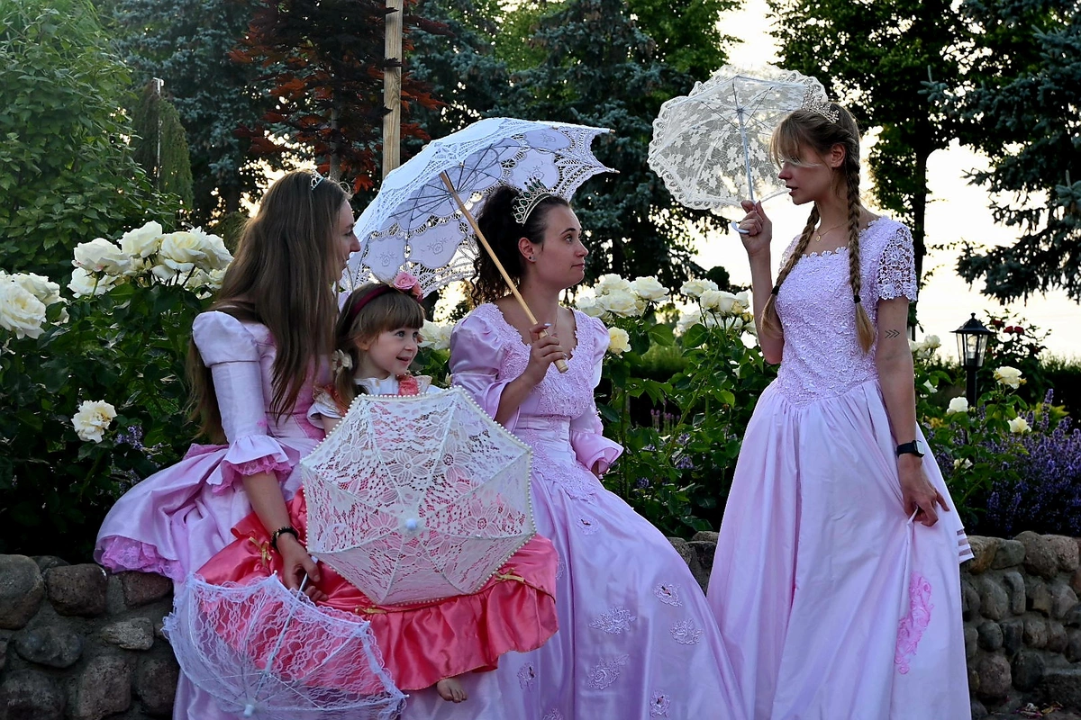 Stroje z epoki w Dalkowskim Parku