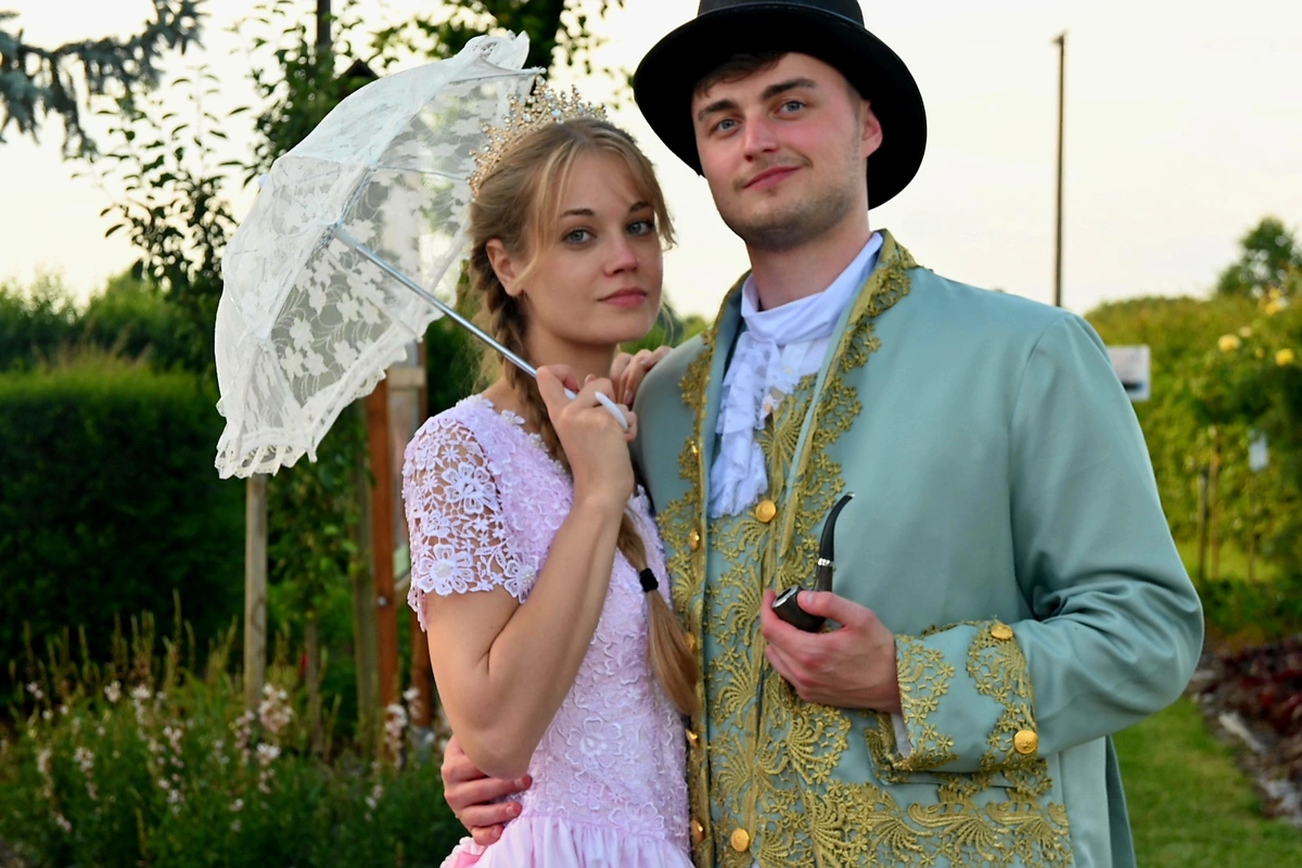 Stroje z epoki w Dalkowskim Parku