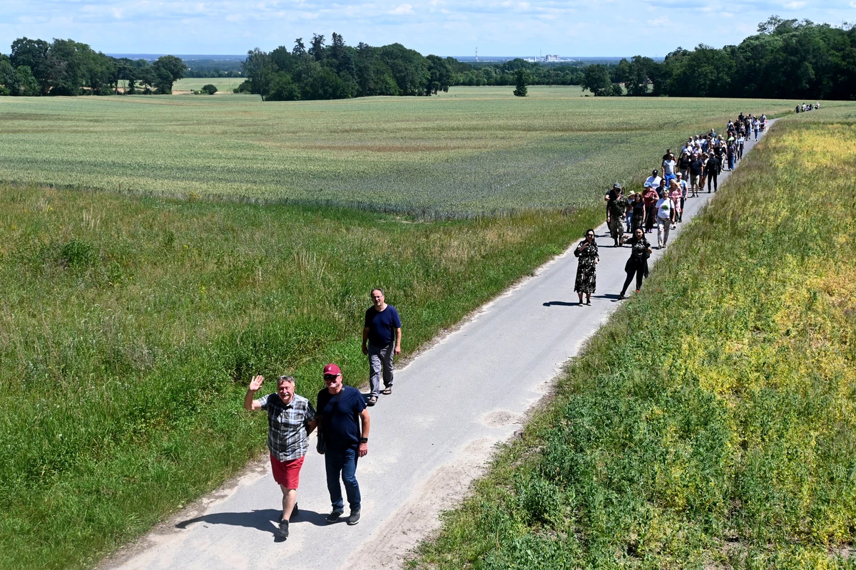 Tak dla Wieży na Wzgórzach Dalkowskich