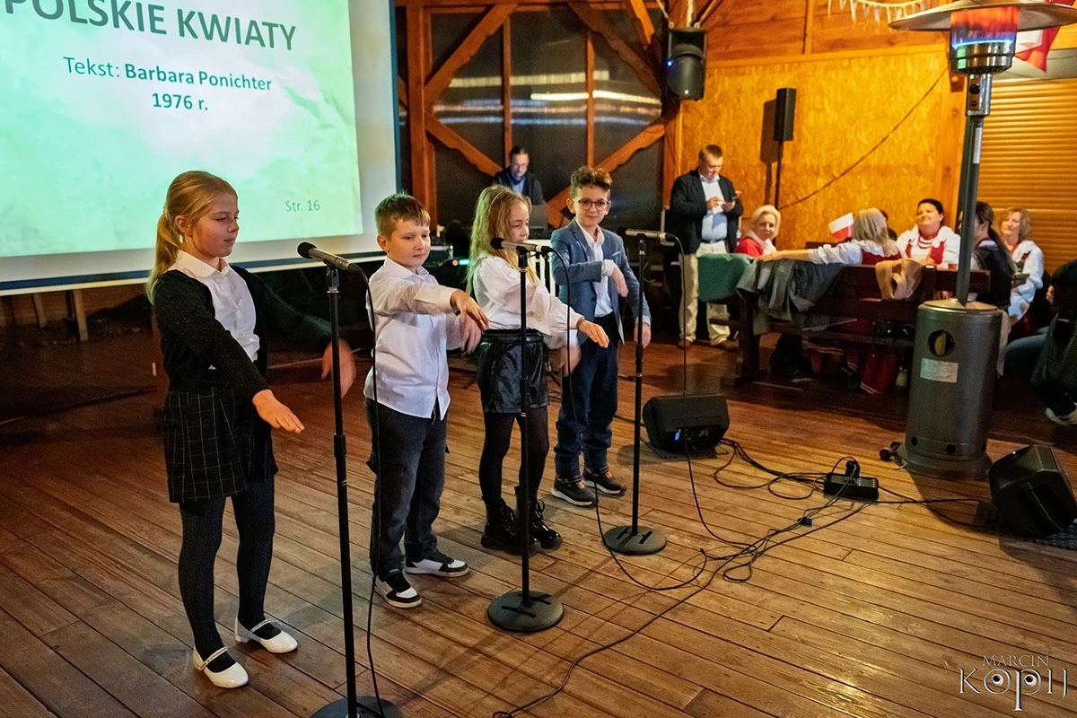 wieczór pieśni patriotycznych w Dalkowie