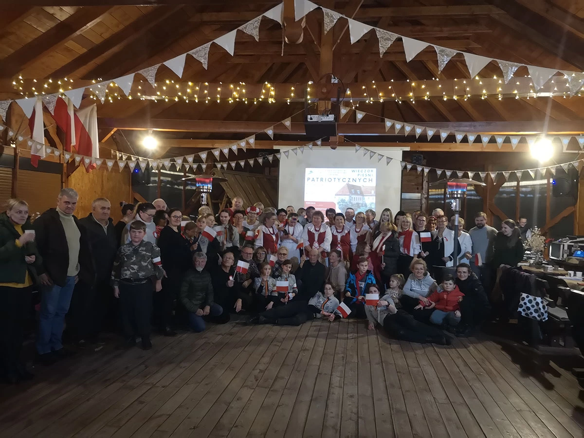 wieczór pieśni patriotycznych w Dalkowie