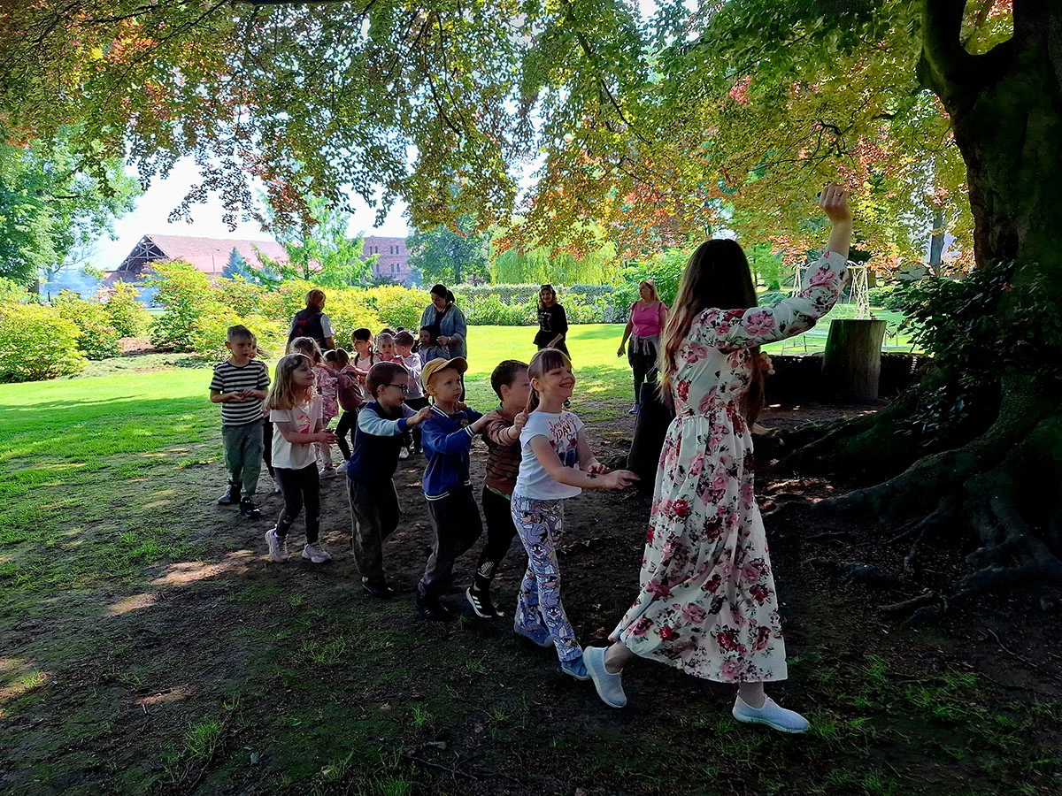 Atrakcje w trakcie wycieczek zorganizowanych do Centrum Hortiterapii-Ogrodów Zmysłów na Wzgórzach Dalkowskich