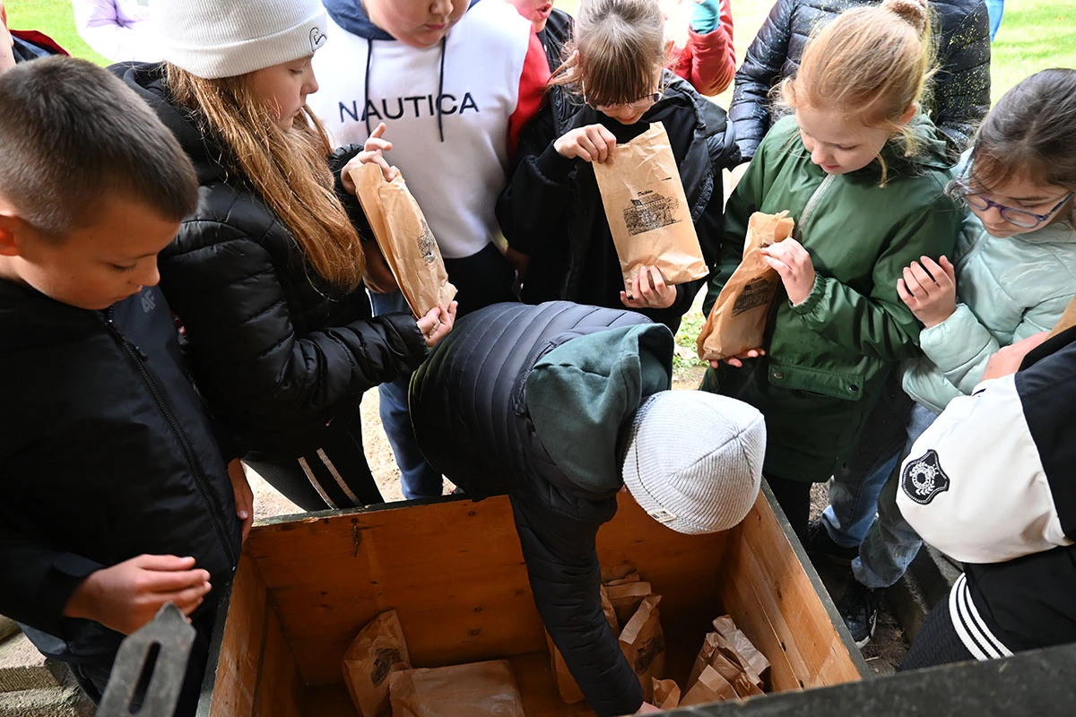 Atrakcje w trakcie wycieczek zorganizowanych do Centrum Hortiterapii-Ogrodów Zmysłów na Wzgórzach Dalkowskich