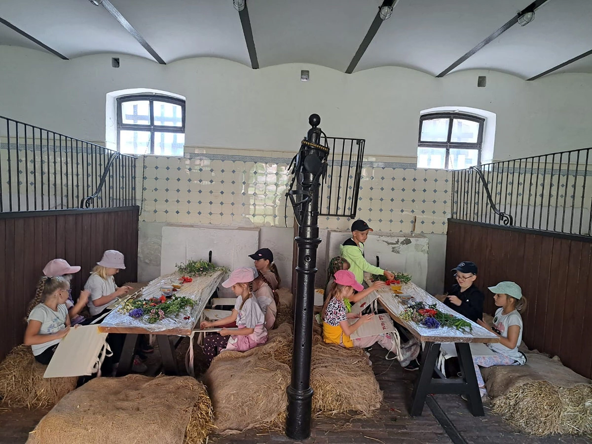 Atrakcje w trakcie wycieczek zorganizowanych do Centrum Hortiterapii-Ogrodów Zmysłów na Wzgórzach Dalkowskich